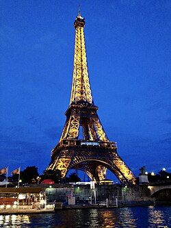 The Eiffel Tower using AA batteries to light up!